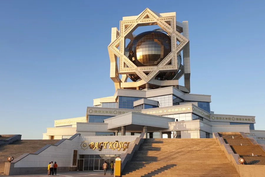 In the Heart of the Great Silk Road: Ashgabat – Merv – Kunya-Urgench — 2