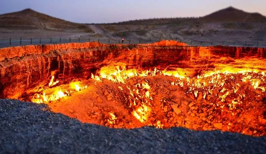 Group tour to the Darvaza Gas Crater